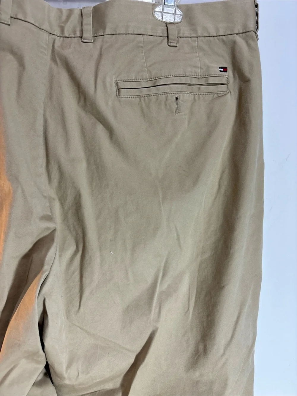 Tommy Hilfiger Men's Classic Khaki Pants - Neutral Tan. 1102